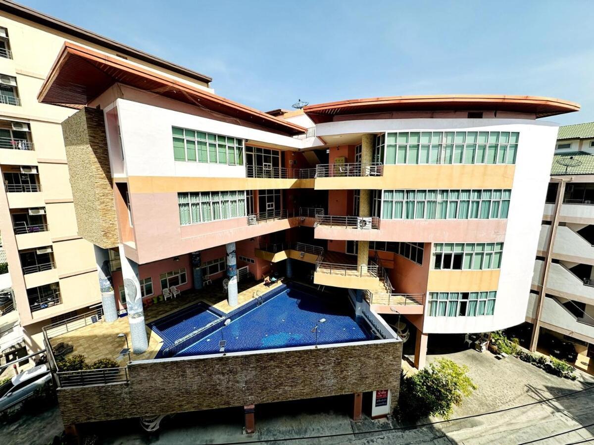 الشقق الفندقية Ban Rong Khoeiفي  Wisdom Burg Bangsaen, Pool, Gym المظهر الخارجي الصورة