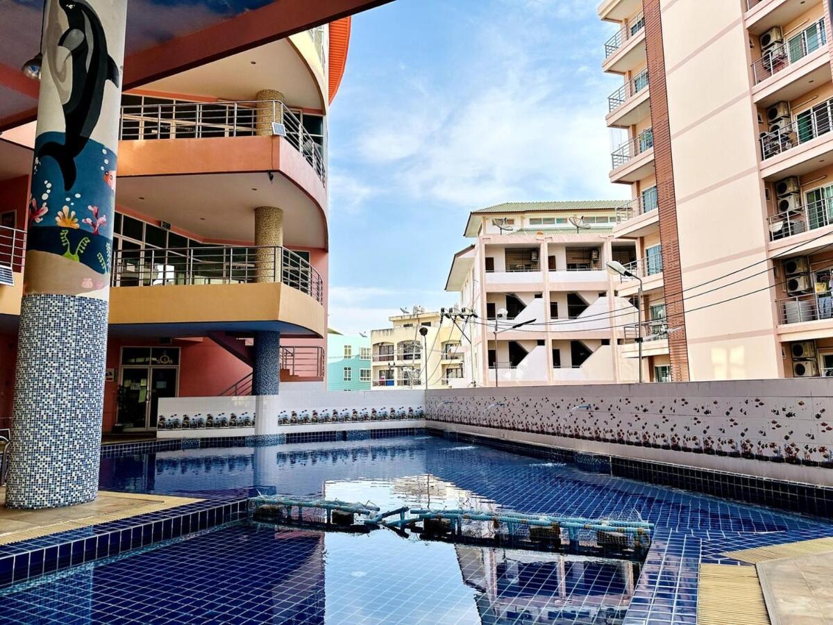 الشقق الفندقية Ban Rong Khoeiفي  Wisdom Burg Bangsaen, Pool, Gym المظهر الخارجي الصورة