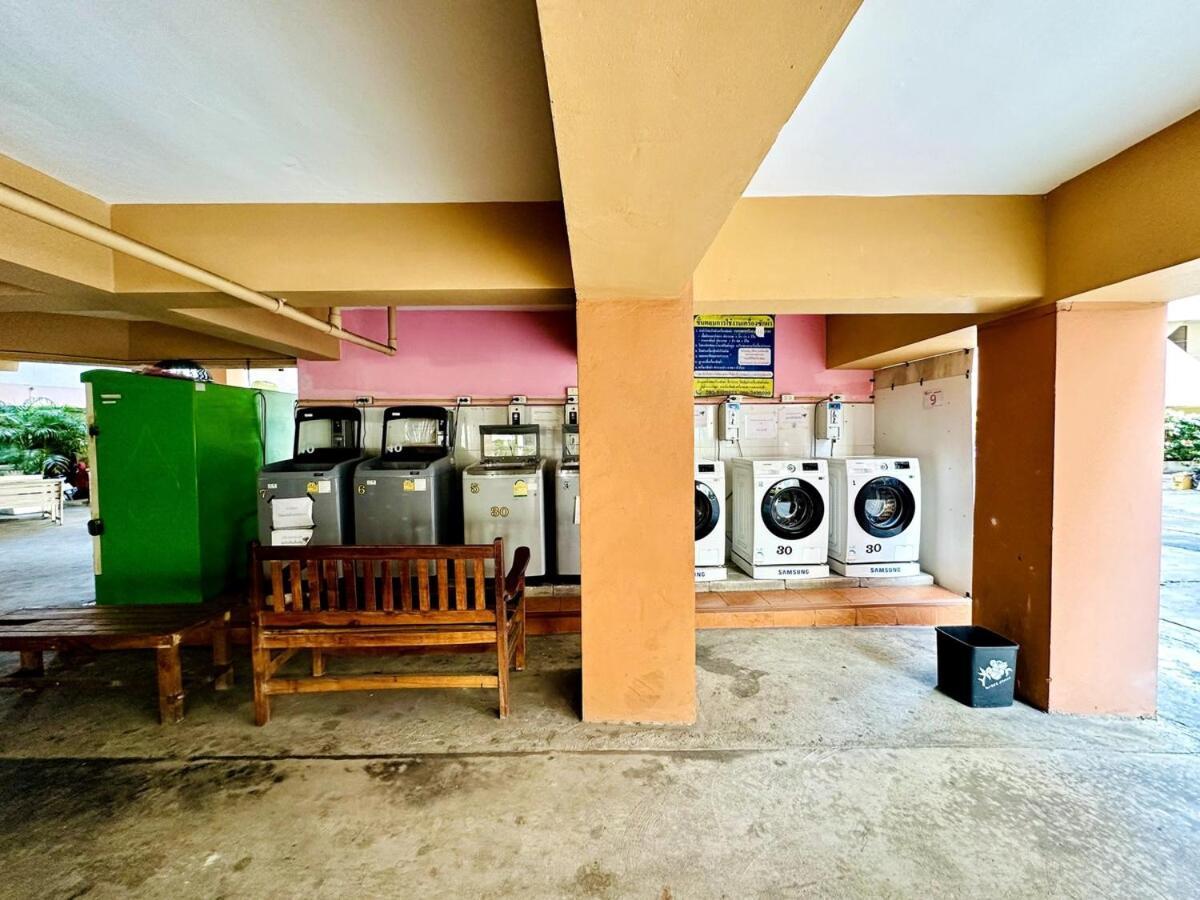 الشقق الفندقية Ban Rong Khoeiفي  Wisdom Burg Bangsaen, Pool, Gym المظهر الخارجي الصورة