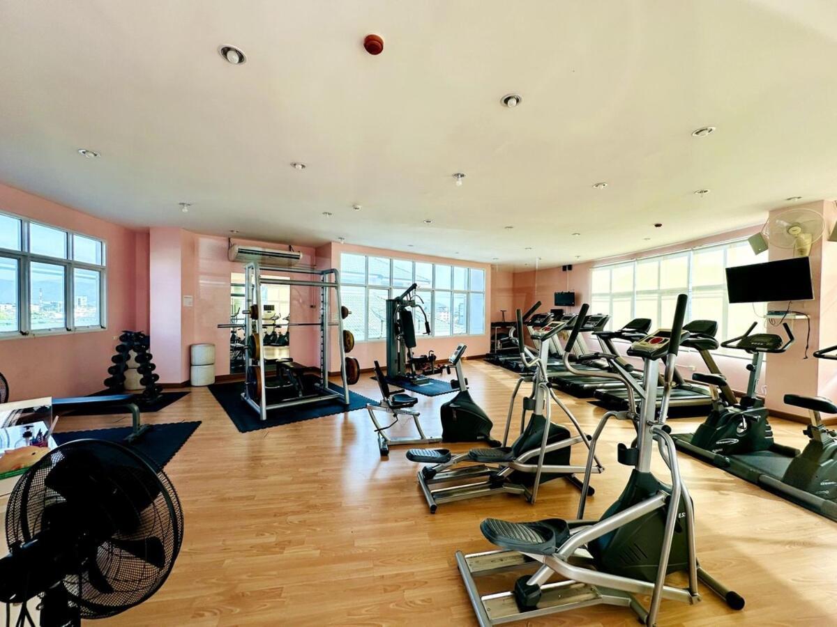 الشقق الفندقية Ban Rong Khoeiفي  Wisdom Burg Bangsaen, Pool, Gym المظهر الخارجي الصورة