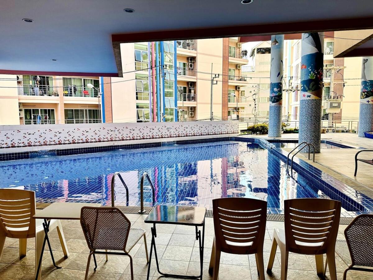 الشقق الفندقية Ban Rong Khoeiفي  Wisdom Burg Bangsaen, Pool, Gym المظهر الخارجي الصورة