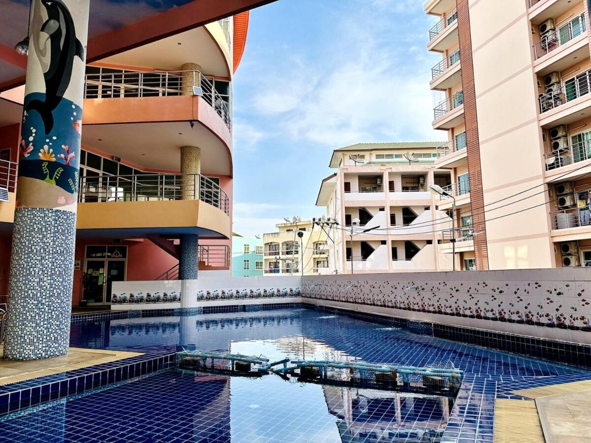 الشقق الفندقية Ban Rong Khoeiفي  Wisdom Burg Bangsaen, Pool, Gym المظهر الخارجي الصورة