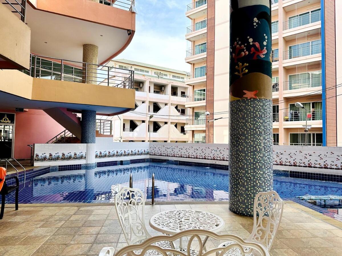 الشقق الفندقية Ban Rong Khoeiفي  Wisdom Burg Bangsaen, Pool, Gym المظهر الخارجي الصورة