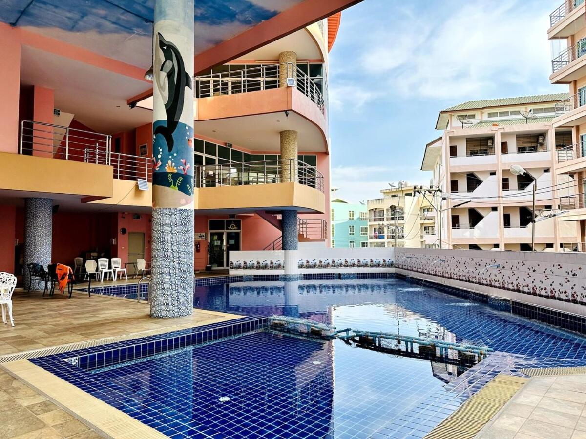الشقق الفندقية Ban Rong Khoeiفي  Wisdom Burg Bangsaen, Pool, Gym المظهر الخارجي الصورة