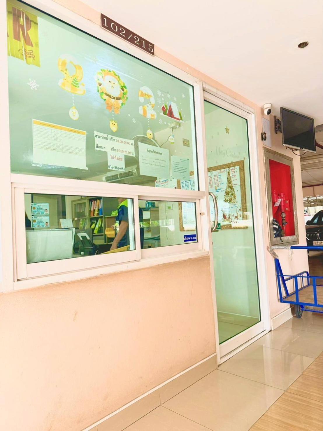 الشقق الفندقية Ban Rong Khoeiفي  Wisdom Burg Bangsaen, Pool, Gym المظهر الخارجي الصورة